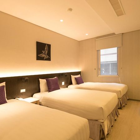 Just Enjoy Business Hotel Tainan Buitenkant foto